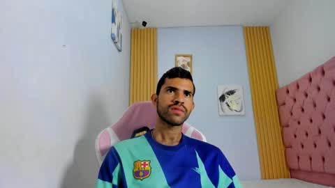 Snapshot of adri_sexboy229 chatting on October 22, 7:23 am adri_sexboy229 online show from October 22, 7:23 am