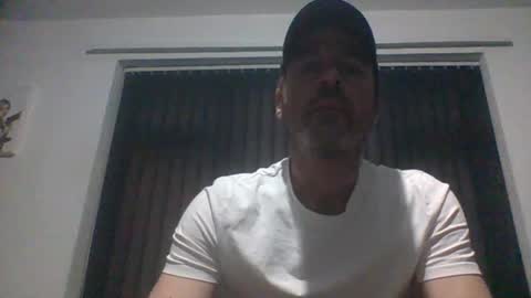 Snapshot of adz170578 chatting on December 14, 12:44 am adz170578 online show from December 14, 12:44 am