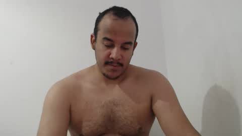 afroboy334698 online show from October 3, 5:56 am