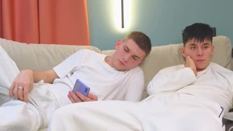 Mark online show from March 20, 7:07 pm