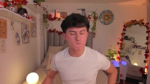 Snapshot of aidan_hale chatting on October 17, 2:48 am A H  online show from October 17, 2:48 am