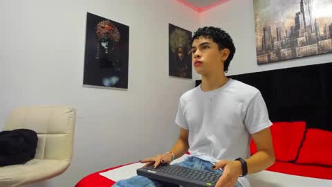 Aiden  online show from February 19, 3:05 pm