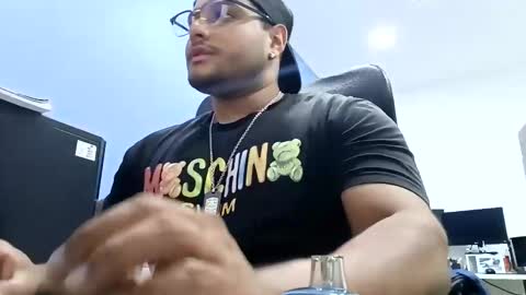 Snapshot of aj_cooper90_ chatting on March 8, 9:35 am Esteban online show from March 8, 9:35 am