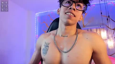 Snapshot of akazaboy chatting on September 15, 8:32 pm akazaboy online show from September 15, 8:32 pm