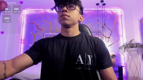 Snapshot of akazaboy chatting on October 9, 8:25 pm akazaboy online show from October 9, 8:25 pm