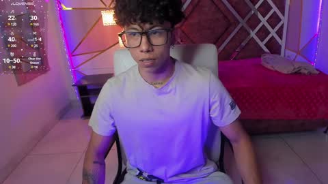 Snapshot of akazaboy chatting on February 1, 4:14 am akazaboy online show from February 1, 4:14 am