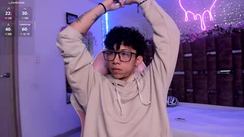 Snapshot of akazaboy chatting on February 4, 4:26 am akazaboy online show from February 4, 4:26 am