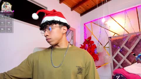 Snapshot of akazaboy chatting on December 24, 4:11 am akazaboy online show from December 24, 4:11 am