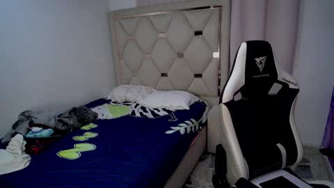 Akyra latin online show from February 3, 2:11 pm