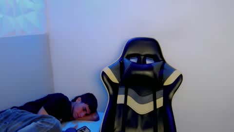 Akyra latin online show from February 17, 3:22 pm