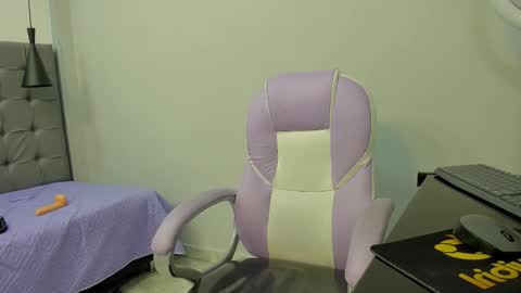Snapshot of alamgrey_ chatting on October 23, 3:26 pm Alam online show from October 23, 3:26 pm