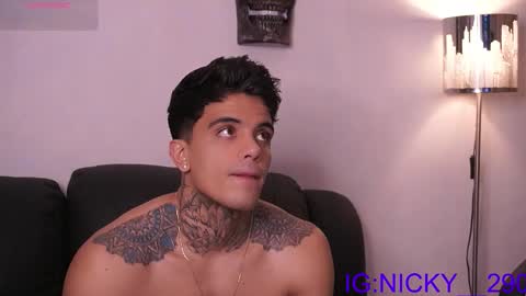 alan_morrys online show from December 1, 2:03 am