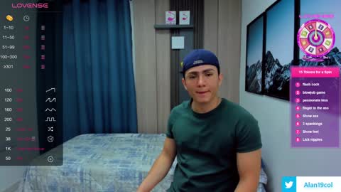 Snapshot of alan_nd_kevin chatting on January 30, 11:33 am Alan  Kevin can we reach 100 thumbs up please guys  online show from January 30, 11:33 am