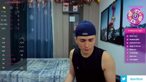Snapshot of alan_nd_kevin chatting on December 16, 11:33 am Alan  Kevin can we reach 100 thumbs up please guys  online show from December 16, 11:33 am