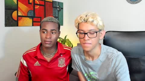 Snapshot of alan_scot chatting on December 20, 3:03 am Alan and Criss - WE JUST FRIENDS WITH BENEFITS BOTH VERS online show from December 20, 3:03 am