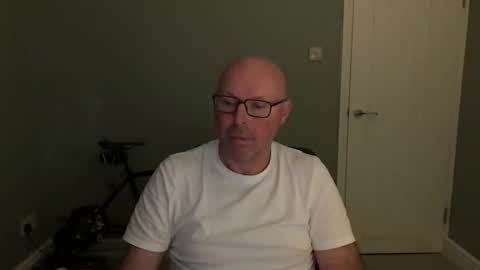 Snapshot of alc300170 chatting on October 10, 5:56 am alc300170 online show from October 10, 5:56 am