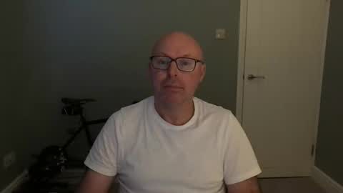 Snapshot of alc300170 chatting on October 8, 6:51 am alc300170 online show from October 8, 6:51 am