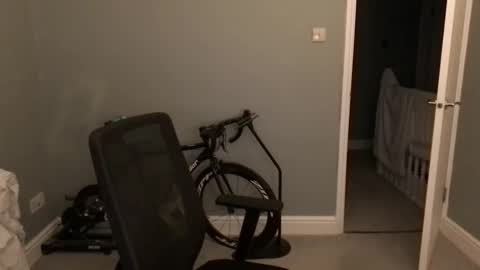 Snapshot of alc300170 chatting on October 21, 6:05 am alc300170 online show from October 21, 6:05 am