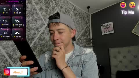 ALEC ANDREWS online show from December 2, 7:58 pm