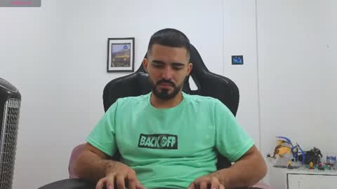 alejandroo_7 online show from June 16, 9:17 pm