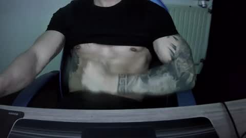 alejoduarte16 online show from April 1, 4:04 pm