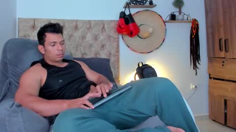 alejostrong online show from January 11, 8:56 pm