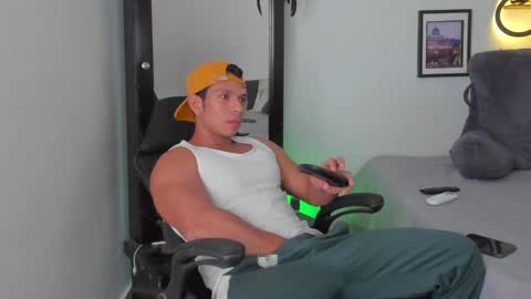 alejostrong online show from February 14, 1:45 am