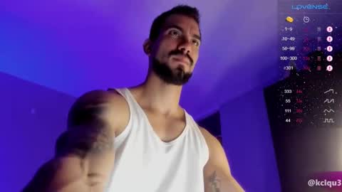 Kciqu3  Independent model online show from March 9, 11:25 am