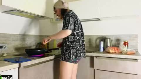 FAVORITE online show from February 4, 8:04 pm