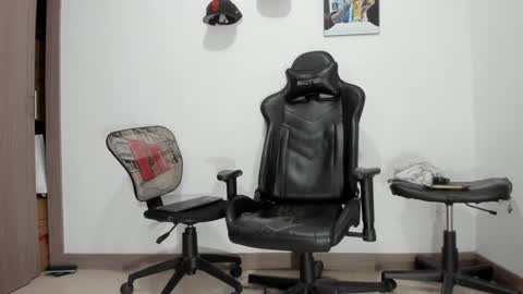 Snapshot of alex_cock_ chatting on September 10, 7:29 am alex_cock_ online show from September 10, 7:29 am