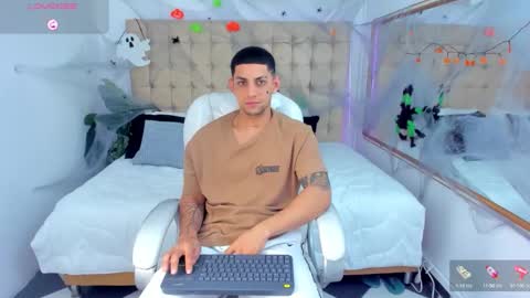 alex online show from October 10, 1:27 pm