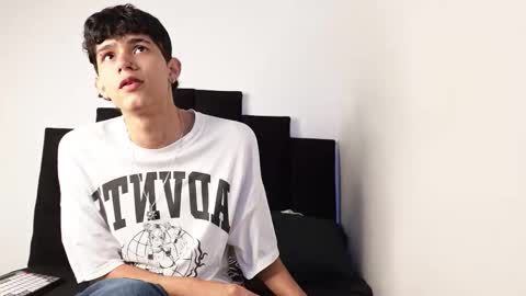 Snapshot of alex_mark_ chatting on October 22, 7:38 pm alex_mark_ online show from October 22, 7:38 pm