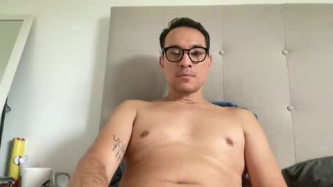 Snapshot of alex_ruiz_ chatting on October 13, 3:51 pm Alex online show from October 13, 3:51 pm