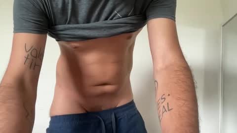 Snapshot of alex_ruiz_ chatting on February 19, 7:05 pm Alex online show from February 19, 7:05 pm