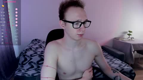 Snapshot of alex_silent chatting on February 24, 10:04 am alex_silent online show from February 24, 10:04 am