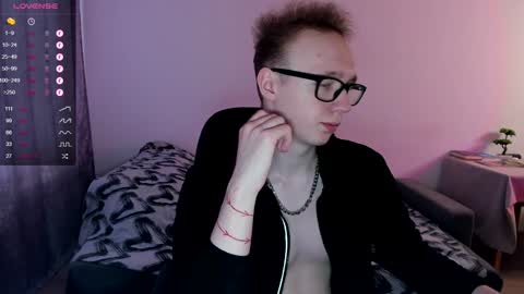 Snapshot of alex_silent chatting on January 29, 10:48 am alex_silent online show from January 29, 10:48 am