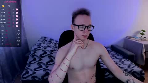 Snapshot of alex_silent chatting on February 9, 10:31 am alex_silent online show from February 9, 10:31 am