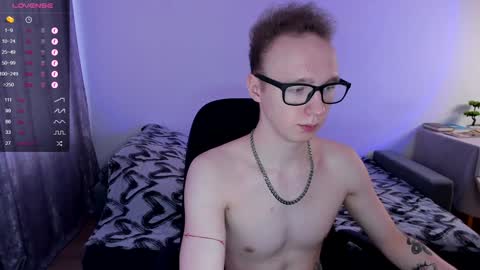 Snapshot of alex_silent chatting on February 7, 10:29 am alex_silent online show from February 7, 10:29 am