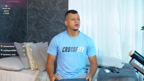 Snapshot of alex_tower chatting on January 25, 6:57 pm Alex Towers online show from January 25, 6:57 pm