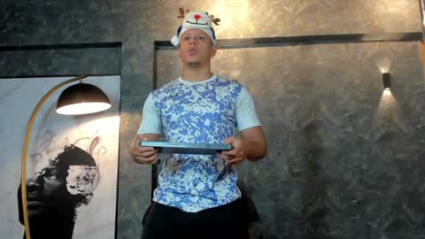 Snapshot of alex_tower chatting on December 13, 6:59 pm Alex Towers online show from December 13, 6:59 pm