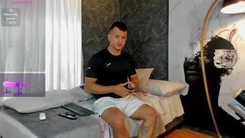 Snapshot of alex_tower chatting on January 16, 6:59 pm Alex Towers online show from January 16, 6:59 pm