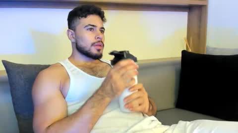 alex_wolf05 online show from March 17, 6:10 pm