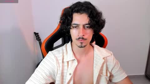 alexfloreszzz online show from May 12, 10:07 pm