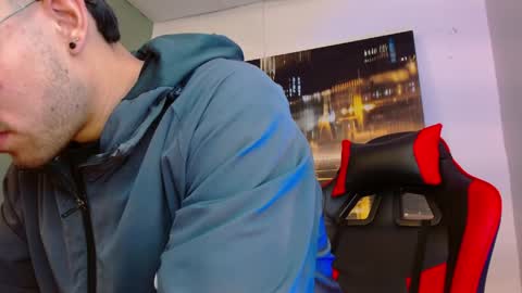 alexgiraldo__ online show from May 31, 12:37 pm