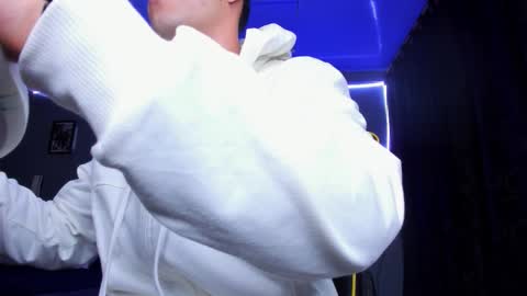Snapshot of alexgiraldo__ chatting on October 23, 2:15 am alexgiraldo__ online show from October 23, 2:15 am