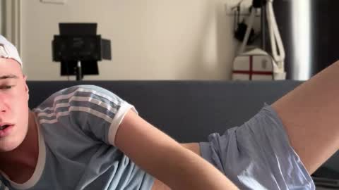 Snapshot of alexwos chatting on October 25, 6:48 am Alex online show from October 25, 6:48 am