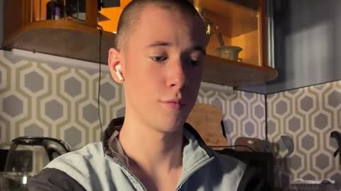 Snapshot of alexwos chatting on December 17, 12:01 am Alex online show from December 17, 12:01 am