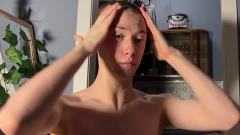 Snapshot of alexwos chatting on December 10, 3:19 am Alex online show from December 10, 3:19 am