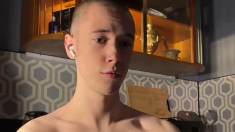 Snapshot of alexwos chatting on December 17, 9:49 pm Alex online show from December 17, 9:49 pm