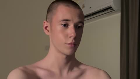 Snapshot of alexwos chatting on December 28, 10:14 am Alex online show from December 28, 10:14 am